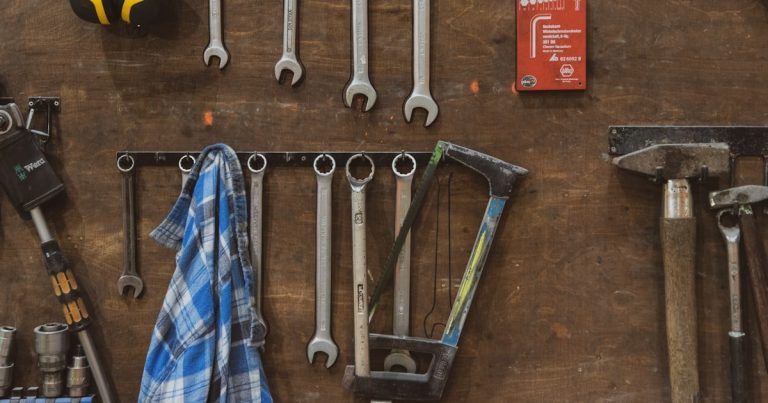 Basic Home Repair Tool Kit Checklist for Beginners: Fix it Right